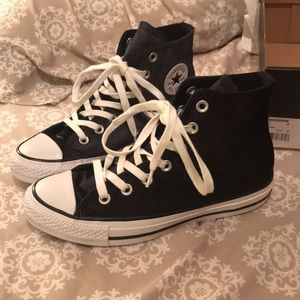 New without tags velvet converse high top